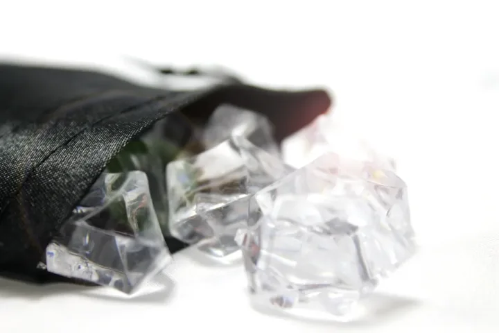 Satinposer 8 x 10 cm - sort Sorte poser